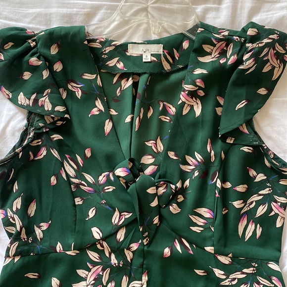 Green floral front tie blouse - Picture 3 of 3